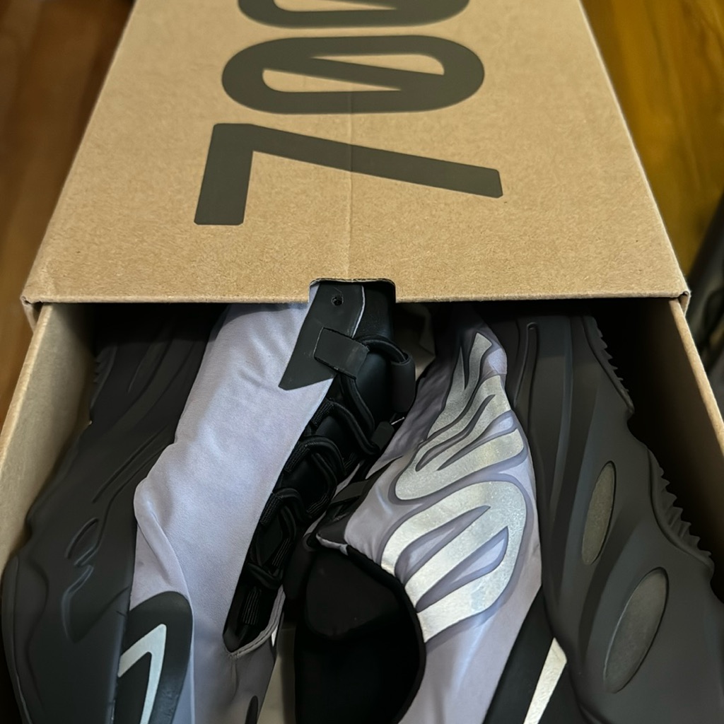 Yzy 700 Mnvn Made By Adidas